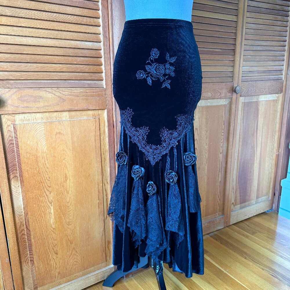 Gothic Victorian Visual Kei Velvet & Lace Black Rose Fury Mermaid Long Skirt
